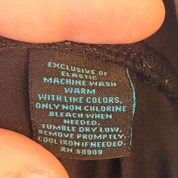 Roundtree & Yorke Performance Black Shorts - Picture 5 of 5